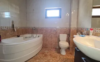 Vila impozanta in zona linistita la 15 minute de capitala! - Poză 29