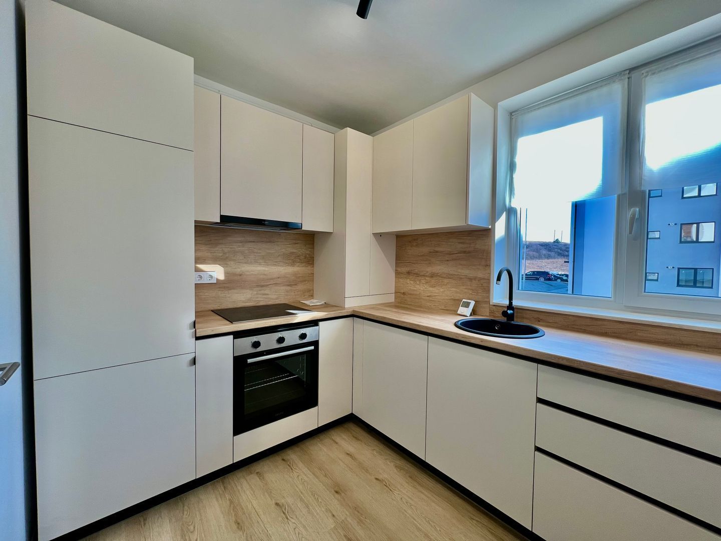 Apartament cu 3 camere, decomandat, la cheie terasă 9.11 - întabulat - Poză 4