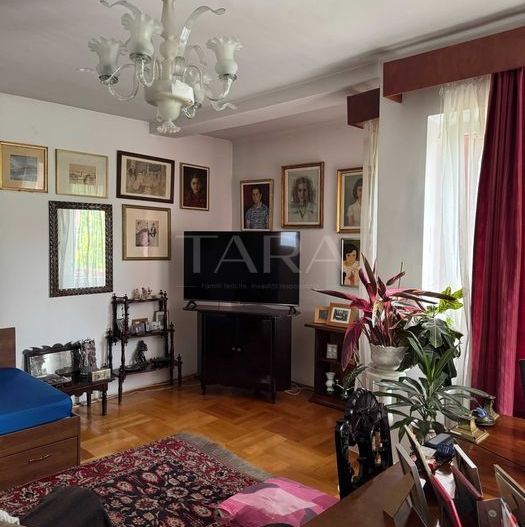 Casă spațioasă și confortabilă în Andrei Mureșanu - Poză 2