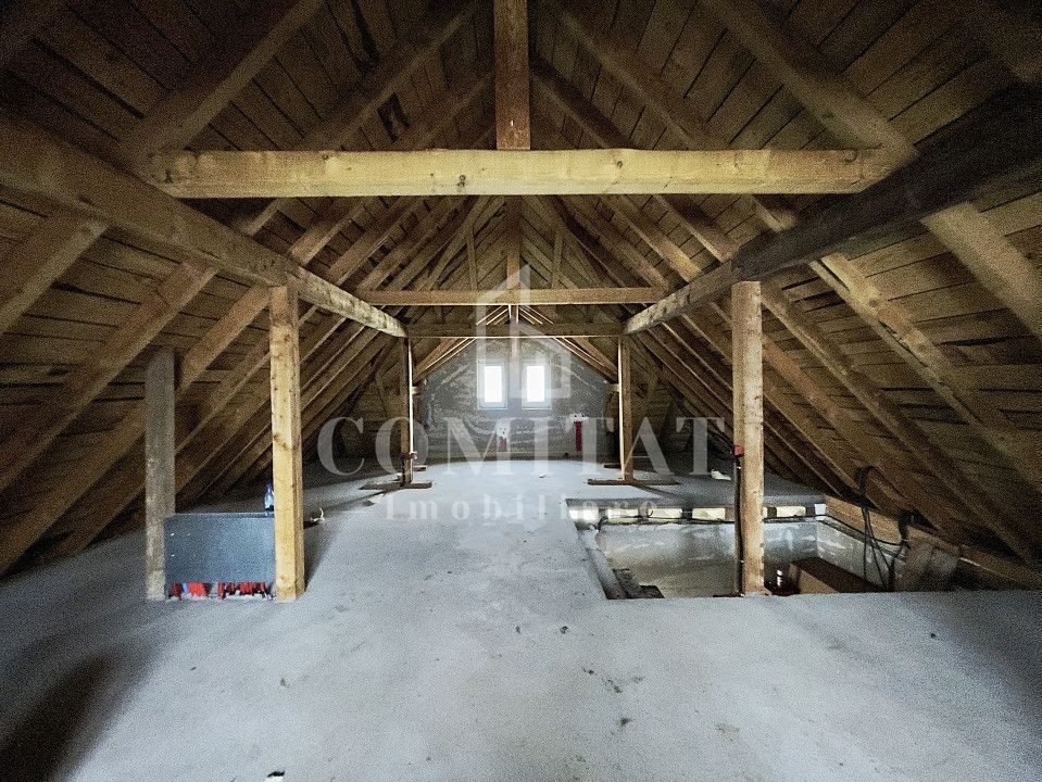 Casa individuala cu teren generos, retrasă de la trafic - Poză 12