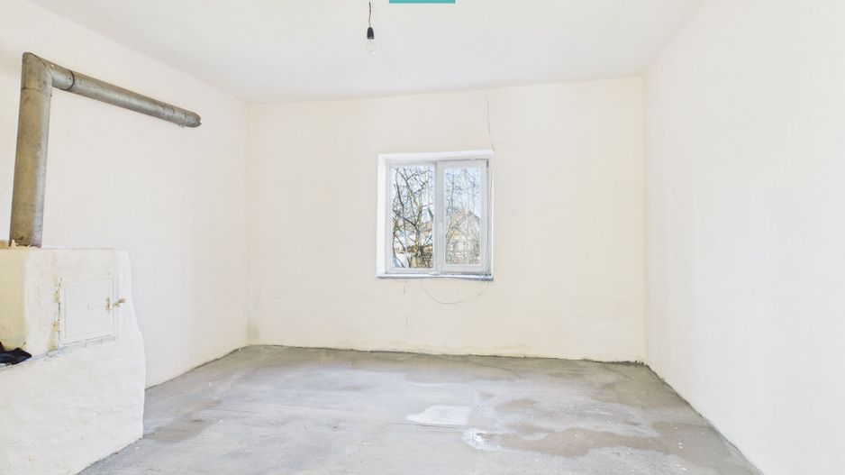 Casă cu teren generos de 6.000 m² - Poză 3