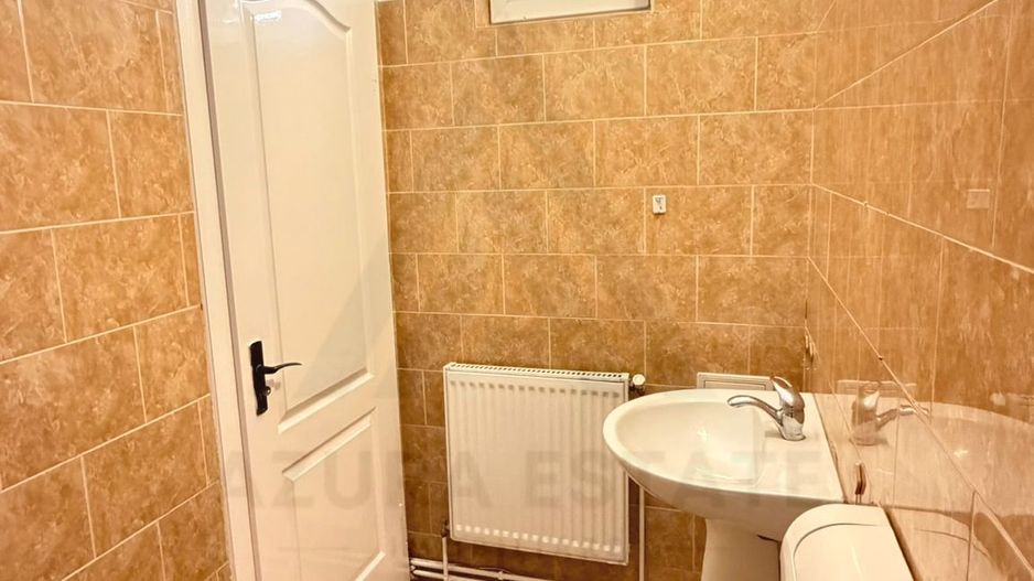 Spatiu comercial 80 mp utili 2 incaperi grup sanitar in Strand - Poză 7