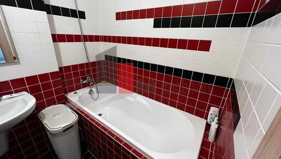 Descoperă Acasă în Inima Naturii - Studio cu Vedere Spre Parcul Tineretului - Poză 5