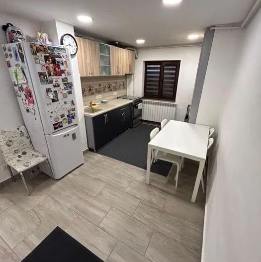 APARTAMENT 3 CAMERE DECOMANDAT & RENOVAT CENTRALA TERMICA BLOC 1978 PACII - Poză 3