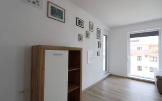Apartament 2 camere, 3 balcoane, loc de parcare, centrala proprie, Dumbravita - Poză 4