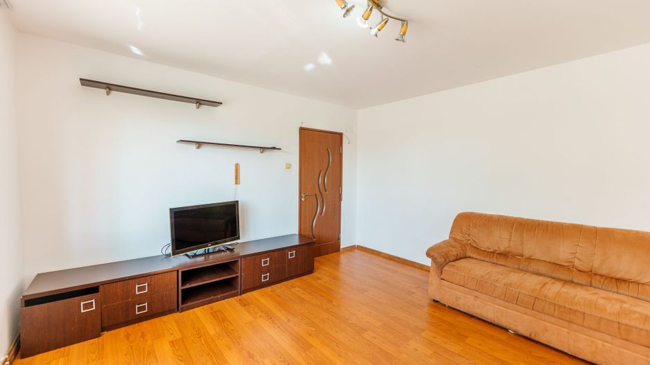 Apartament cu 3 camere de închiriat Vlaicu - Poză 1