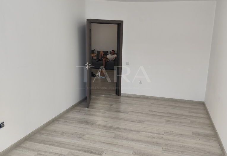 Vând apartament în Florești, zona Florilor. - Poză 7