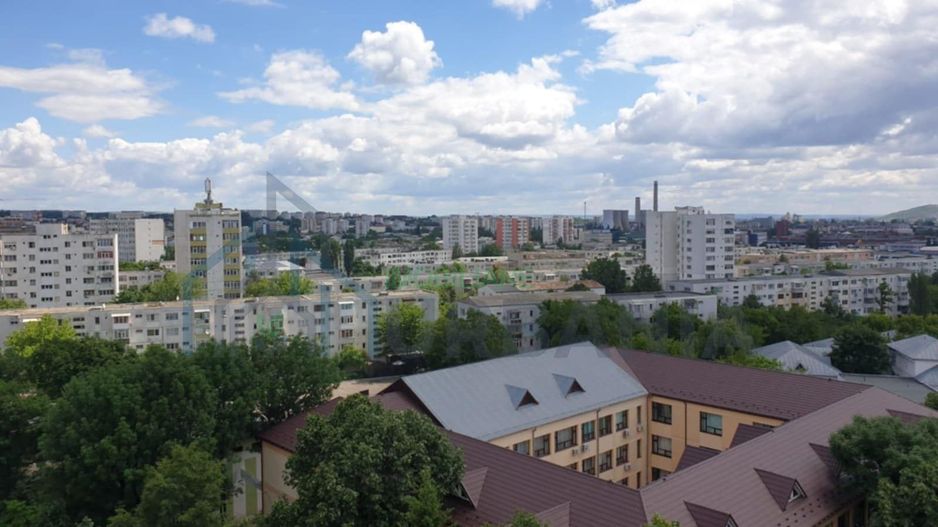 Apartament 2 camere decomandate de închiriat în Podul Roș, lângă Liceul Emil Racoviță - Poză 5