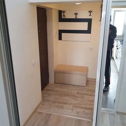 Apartment 3 cam dec Micro 18,et 8/10,renovat - Poză 6