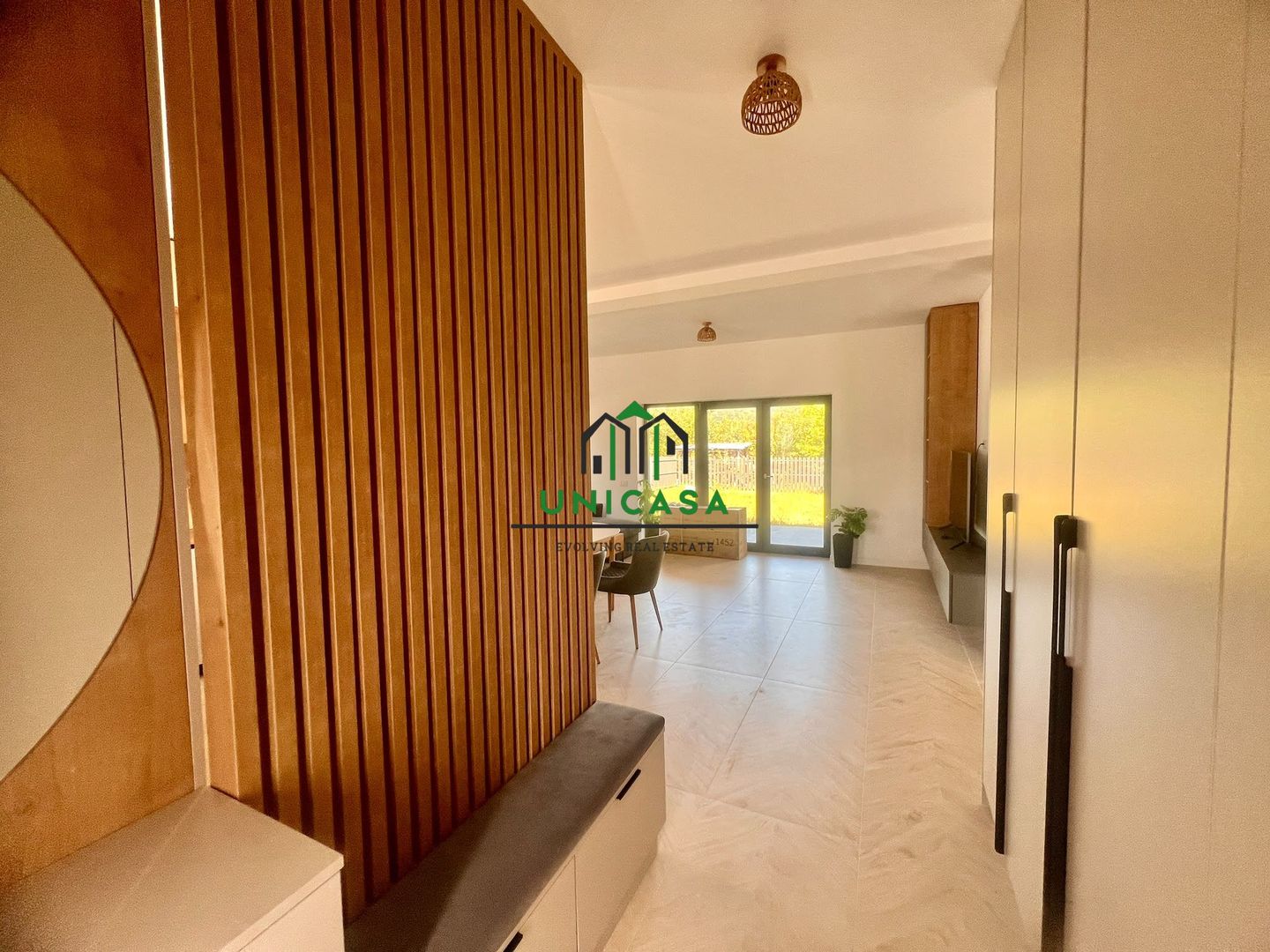 Casă noua de vânzare/3 camere/ Bujoreni - Poză 3
