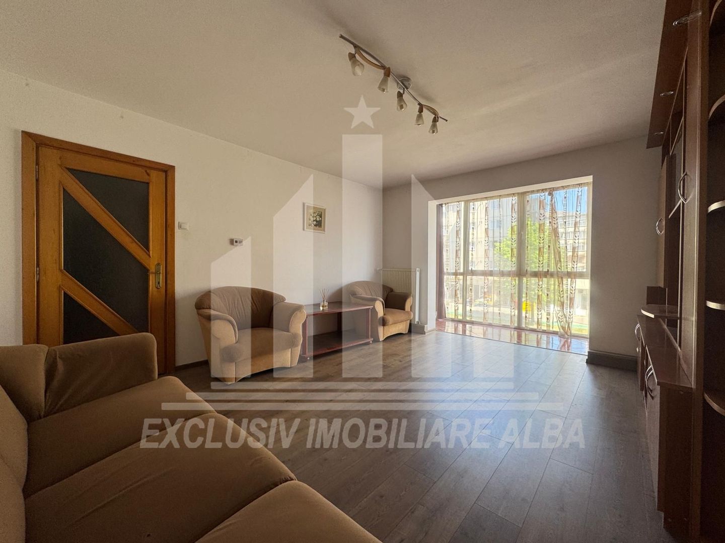Apartament 3 camere | De vanzare | 70 mp | Etaj 1 | Renovat | Cetate - Poză 2