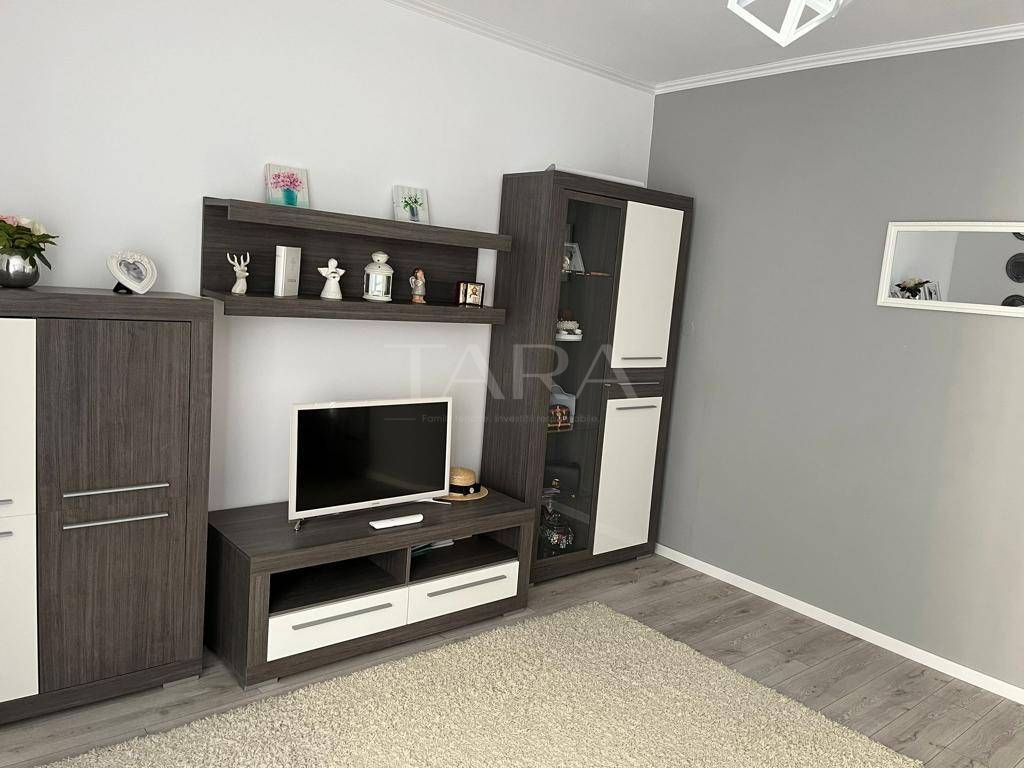 Apartament cu 2 camere, balcon și parcare inclusă, zona Florilor. - Poză 1