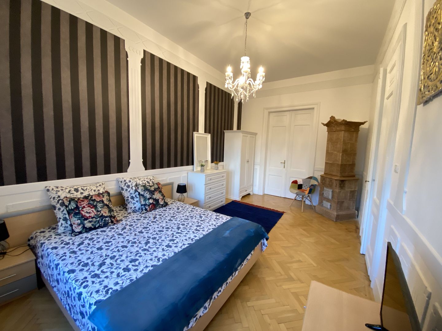 Cladire Istorica, 4 camere, 134 mp, Renovat, Zona Sinaia, Comision 0% - Poză 6