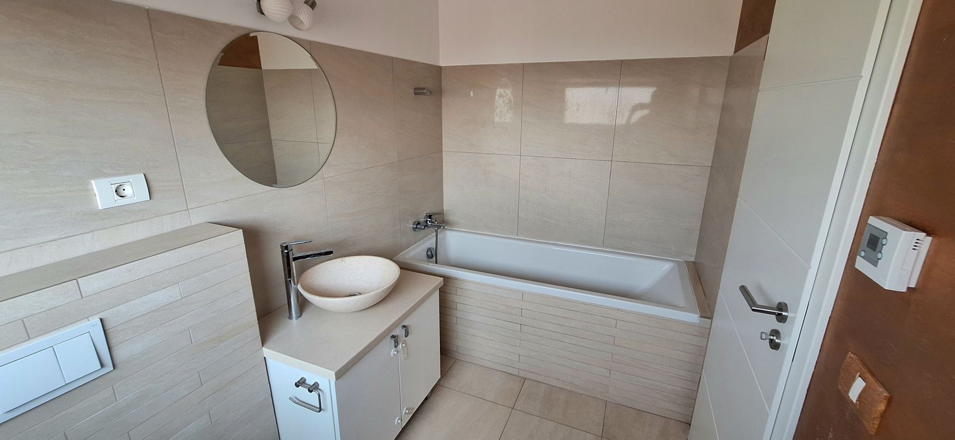 Locuinta insiruita cu 3 camere in Dumbravita - Poză 21