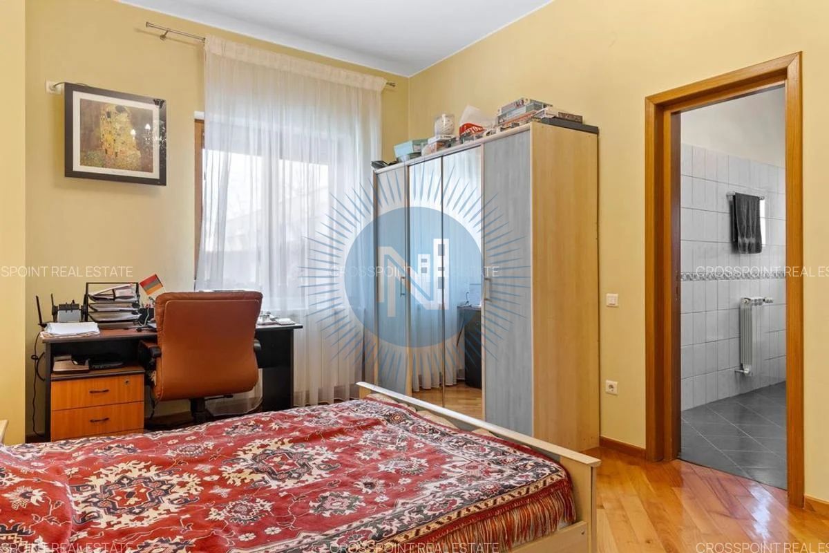 Apartament in vila Capitale plus Demisol - Poză 11