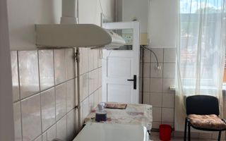 Apartament cu 3 camere – zona centrală - Poză 6