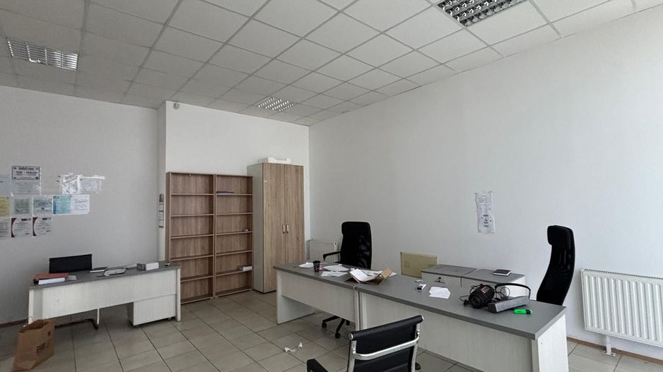 Depozit cu showroom de inchiriat de 1600 mp - Poză 7
