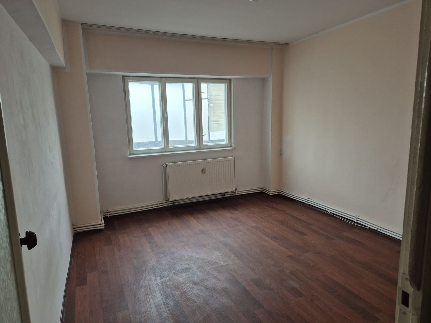Apartament 2 camere decomandat, central - Poză 3