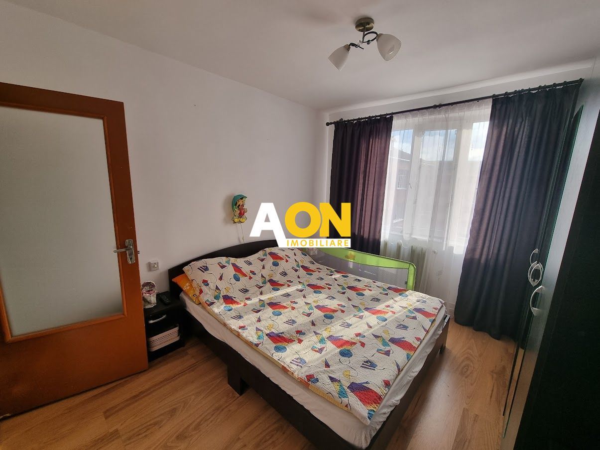 Apartament decomandat cu 3 camere, balcon, Ampoi 1 - Poză 9