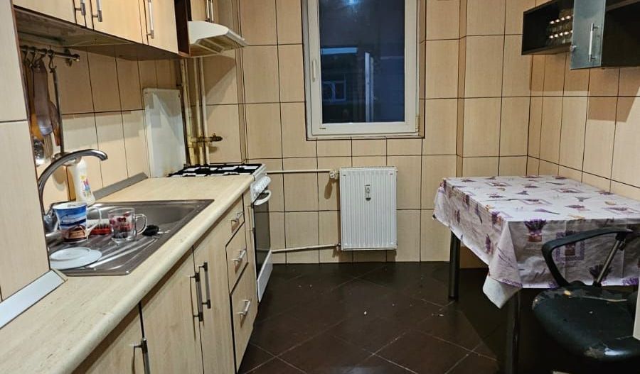 Apartament cu 4 camere de vânzare în Costin Georgian, Bucuresti - Poză 1