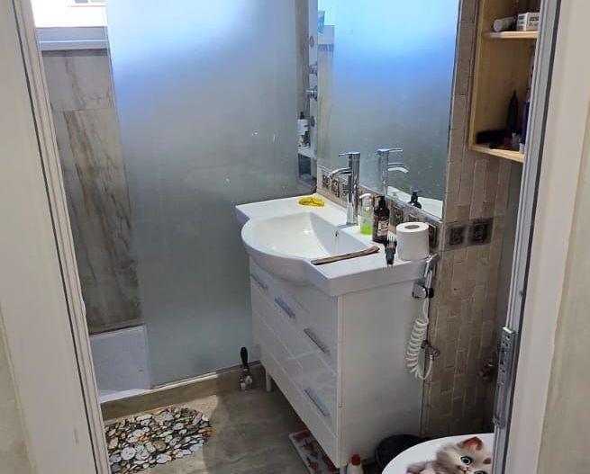 De vanzare apartament 2 camere, zona centrala, etaj 1 - Poză 4