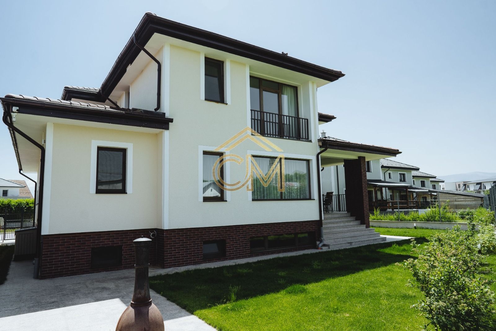 Casa 8 Camere- 3 Bai-316 MPU- Teren 581MP-Selimbar - Poză 13