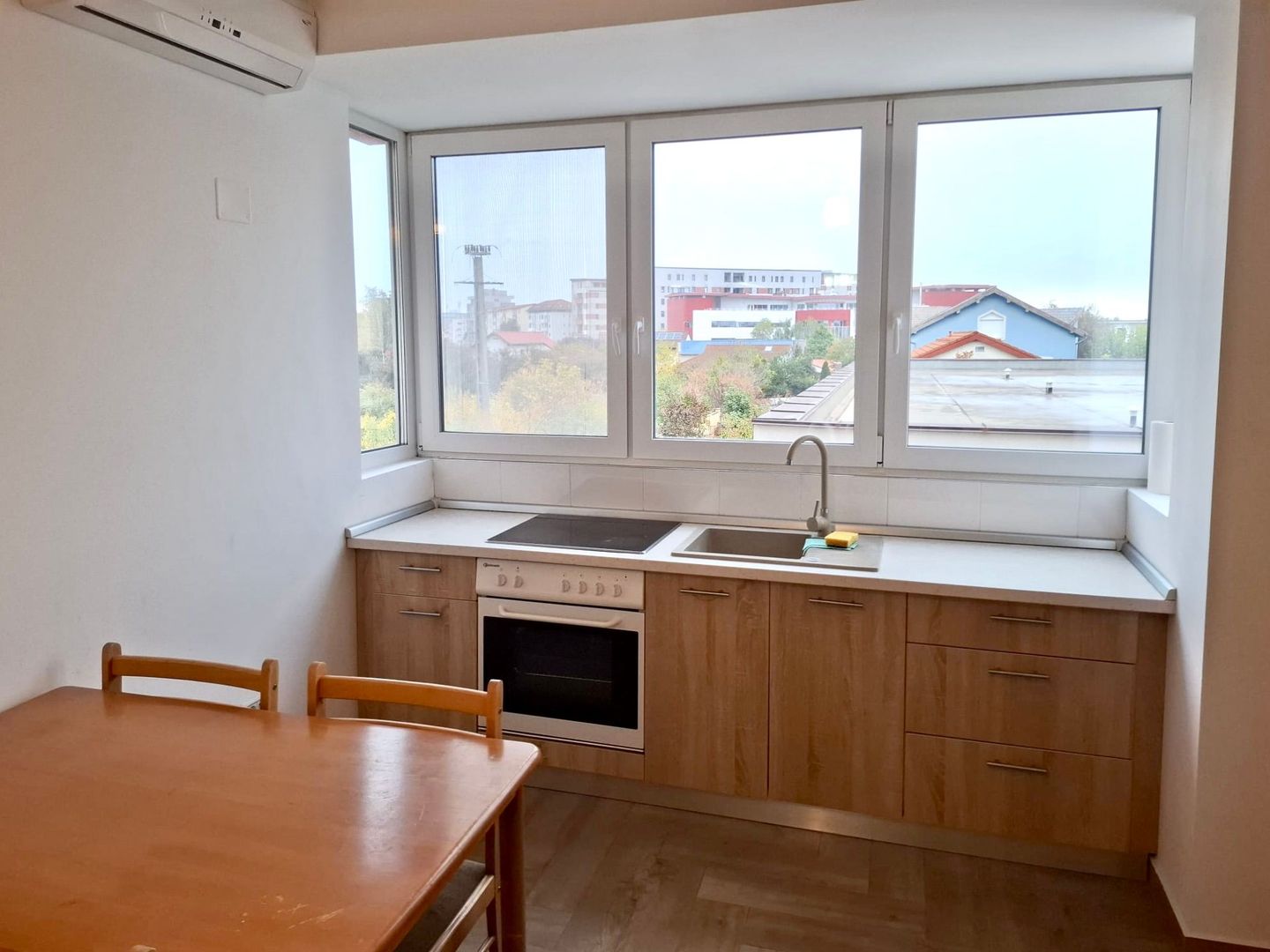 Apartament cu 3 camere,  spațios si primitor, in Soarelui- Sud Plaza - Poză 2