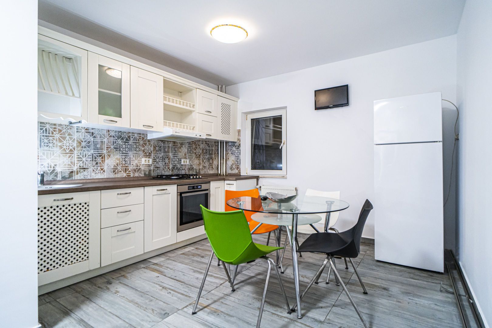 Drumul Sarii, 3 camere, 77 mp, et 5, 2 băi, bucatarie mare, disponibil imediat - Poză 9