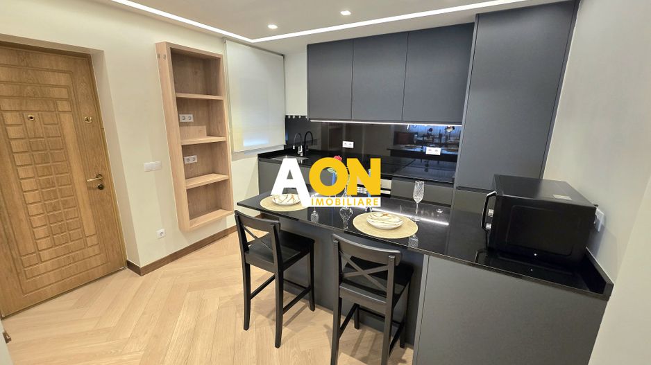 Apartament 3 Camere, Superfinisat, Zona Centru, cu Garaj - Poză 4