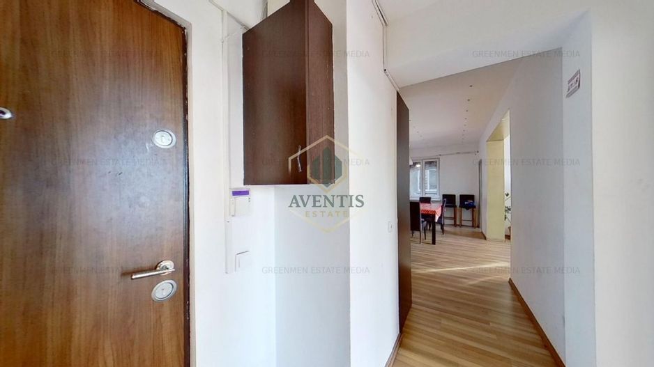 Blvd. Balcescu langa metrou Universitate, 4 camere, terasa de 50mp, 3 bai - Poză 19