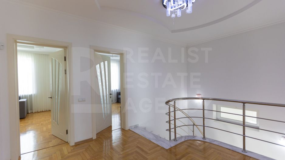 Chirie, casă, 2 nivele, 5 camere, str. George Meniuc, Centru - Poză 12