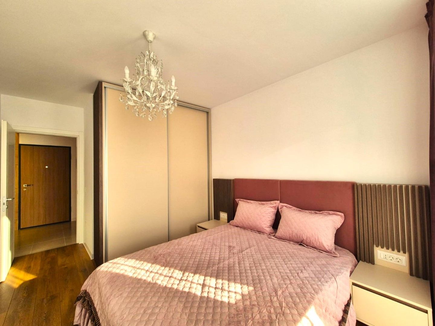 La PRIMA  închiriere, apartament spatios, într-o zonă de case,, loc parcare, - Poză 10