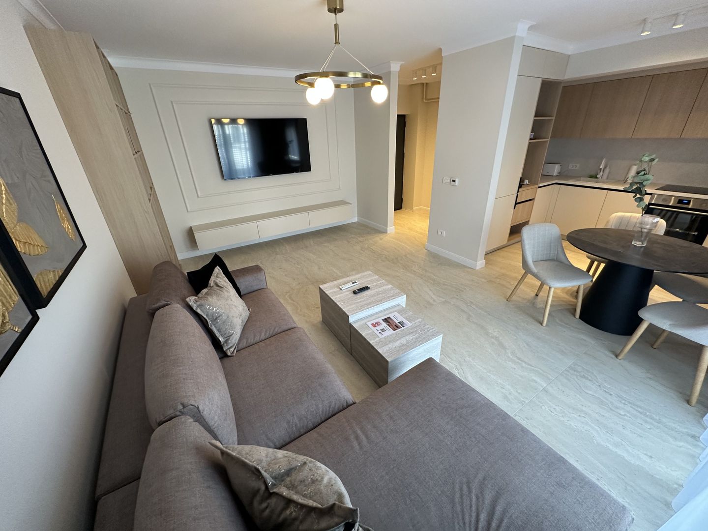 Apartment deosebit cu curte proprie si loc de parcare - Poză 4