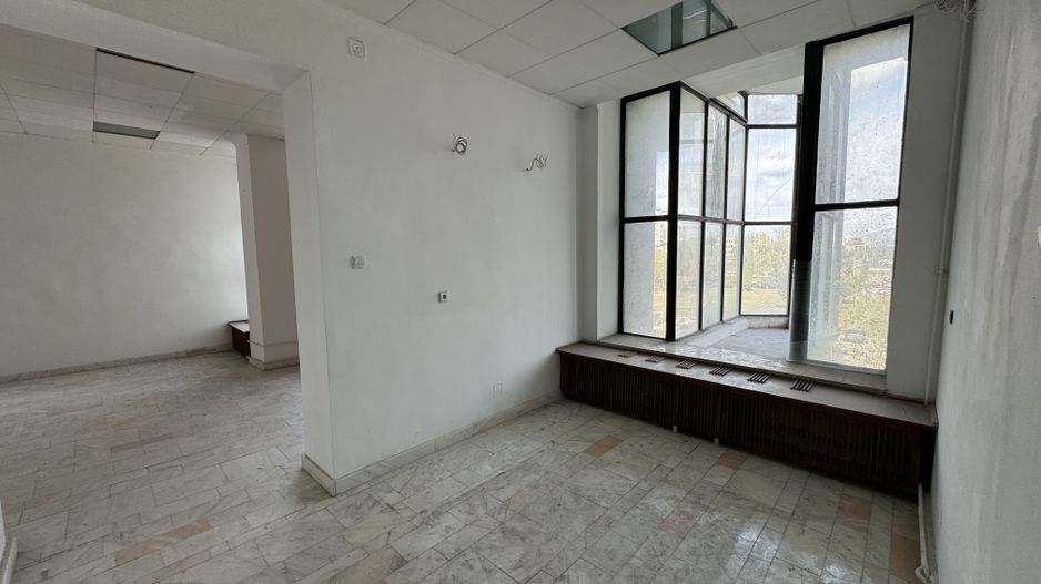 Spațiu comercial 493 mp utili | Locație centrală | Vizibilitate excelentă | - Poză 30