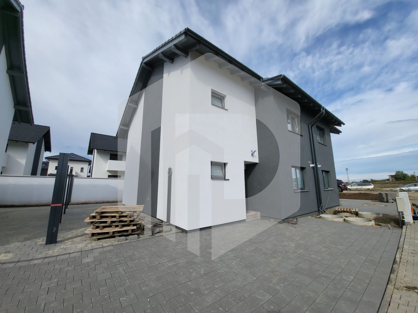 Duplex | 4 Camere + Gradina proprie | 106mpu | Selimbar | 0% Comision - Poză 1