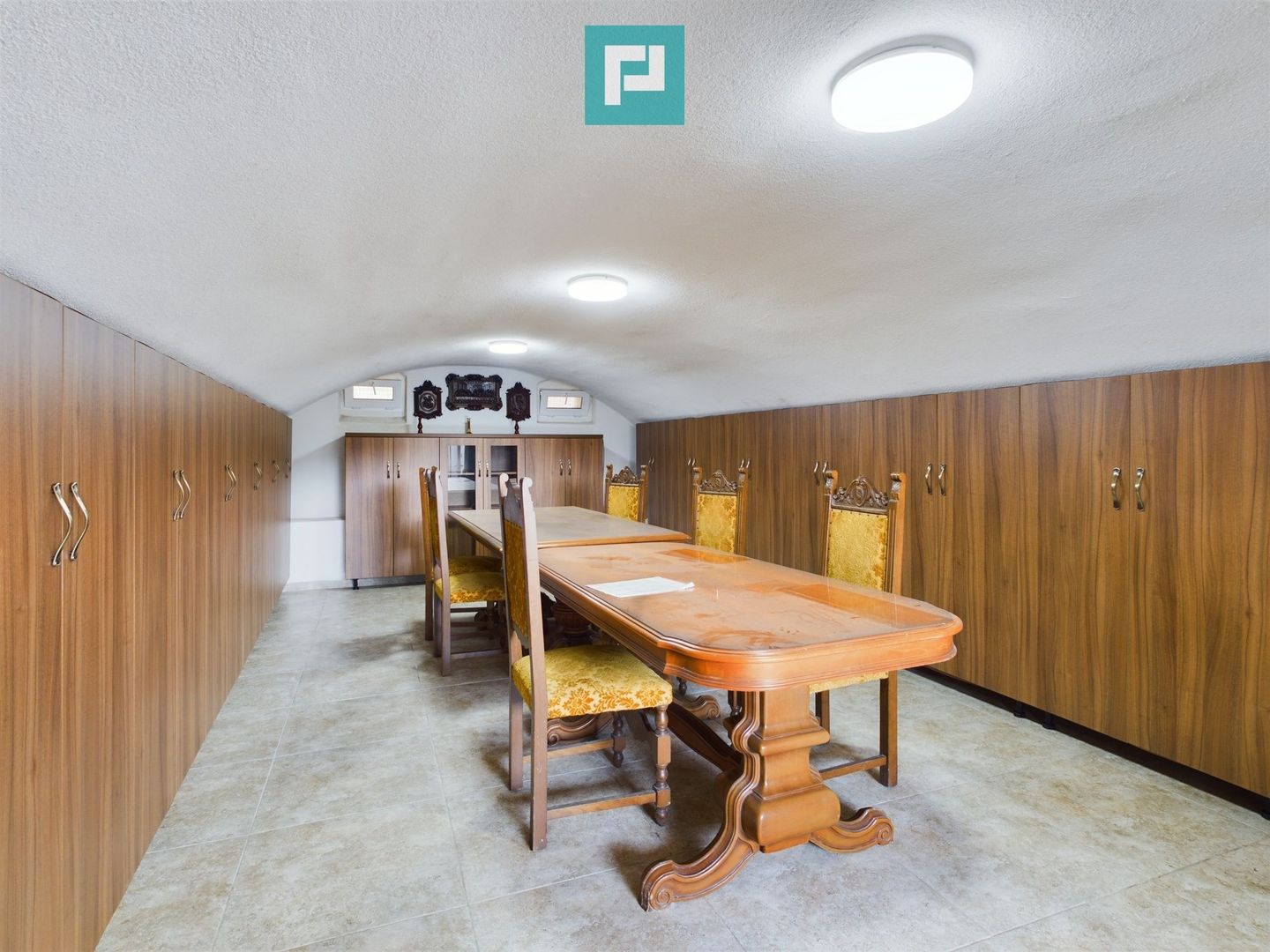 Casă tip duplex cu teren generos în Dezna - Poză 2