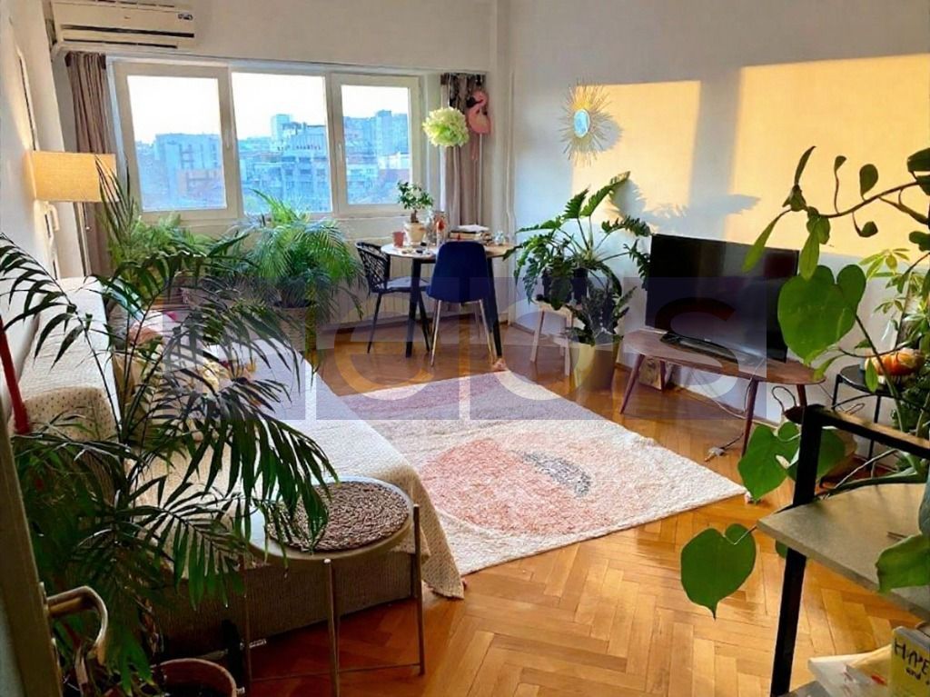 DE VÂNZARE APARTAMENT 3 CAMERE SPAȚIOS ÎN ZONA UNIVERSITATE – ROMANĂ - Poză 1