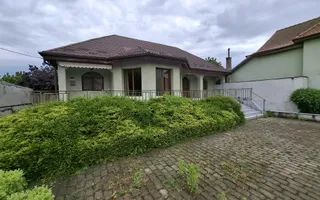 Casa individuala intima cu teren mare in Avrig, Sibiu - Poză 14