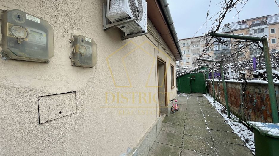 Casa cu 2 spatii comerciale si 2 apartamente | zona Lipovei - Poză 1