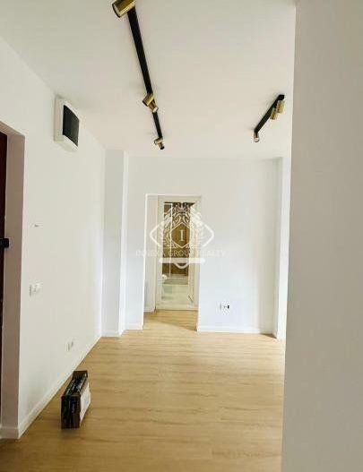 13 Septembrie-Sebastian | 2 camere | 59mp | et 4 | renovat | 128.000 euro - Poză 3
