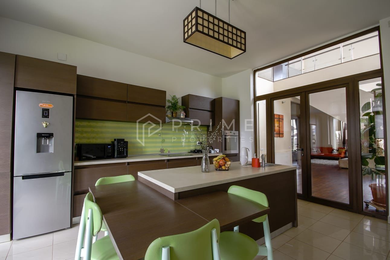 Vilă cu design și dotări deosebite de vânzare - Poză 5