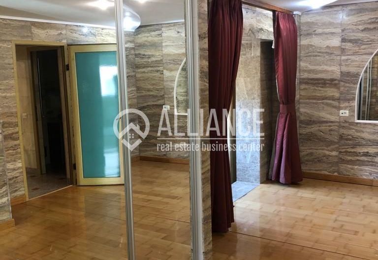 Faleza Nord - (Cod 12) - De inchiriat Apartament 5 Camere - Poză 3