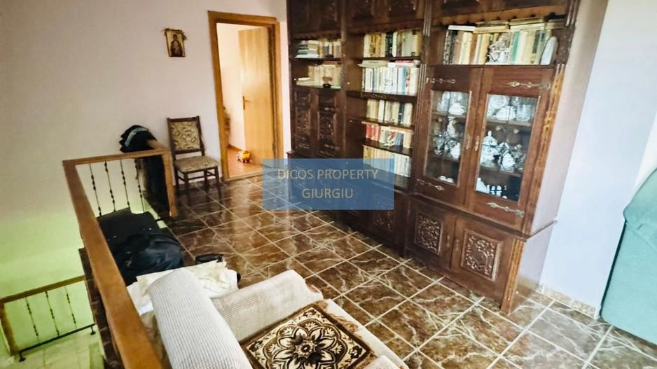 De vânzare – casă situată pe strada Nicolae Iorga - Poză 12