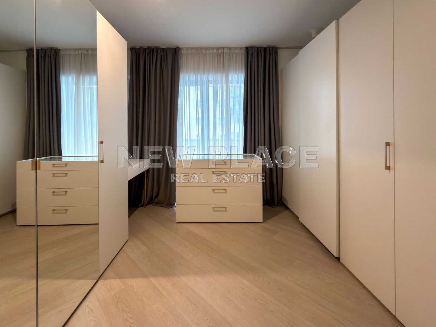[VIDEO] CORTINA NORTH | Bucatarie inchisa | 1,100 Eur+TVA|Terasa 30 mp - Poză 15