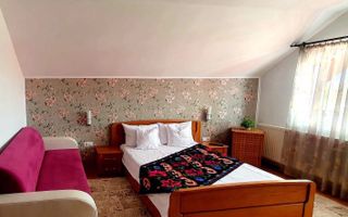 Case cu 7 camere, curte proprie + spălătorie, în Sighetu Marmației - Poză 13