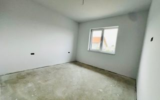 Duplex nou cu 5 camere despartit prin garaj - Dumbravita - Poză 11