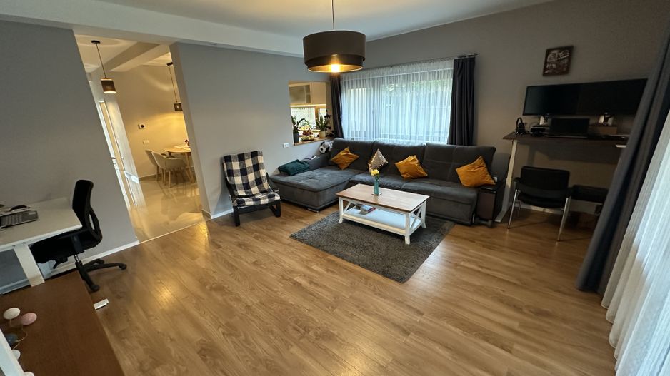 Duplex cu 5 camere de vanzare  în zona Aradului - Poză 12