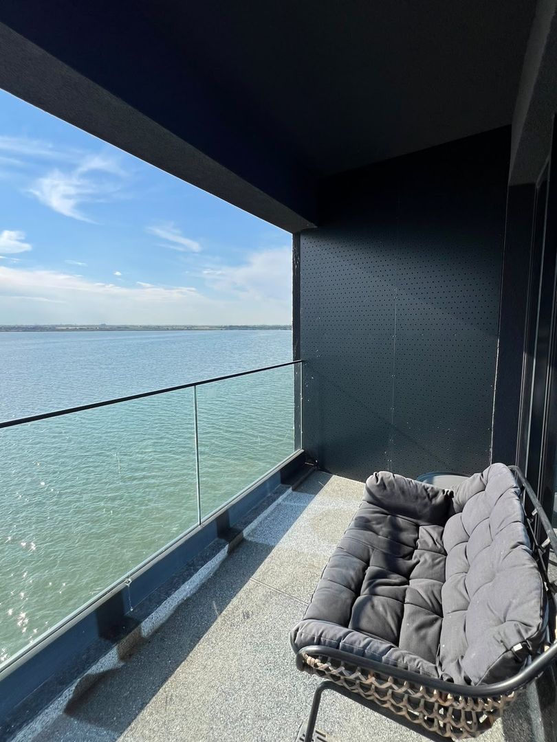 Apartament 2 camere Mamaia | Vedere frontală la lac | mobilat modern - Poză 2
