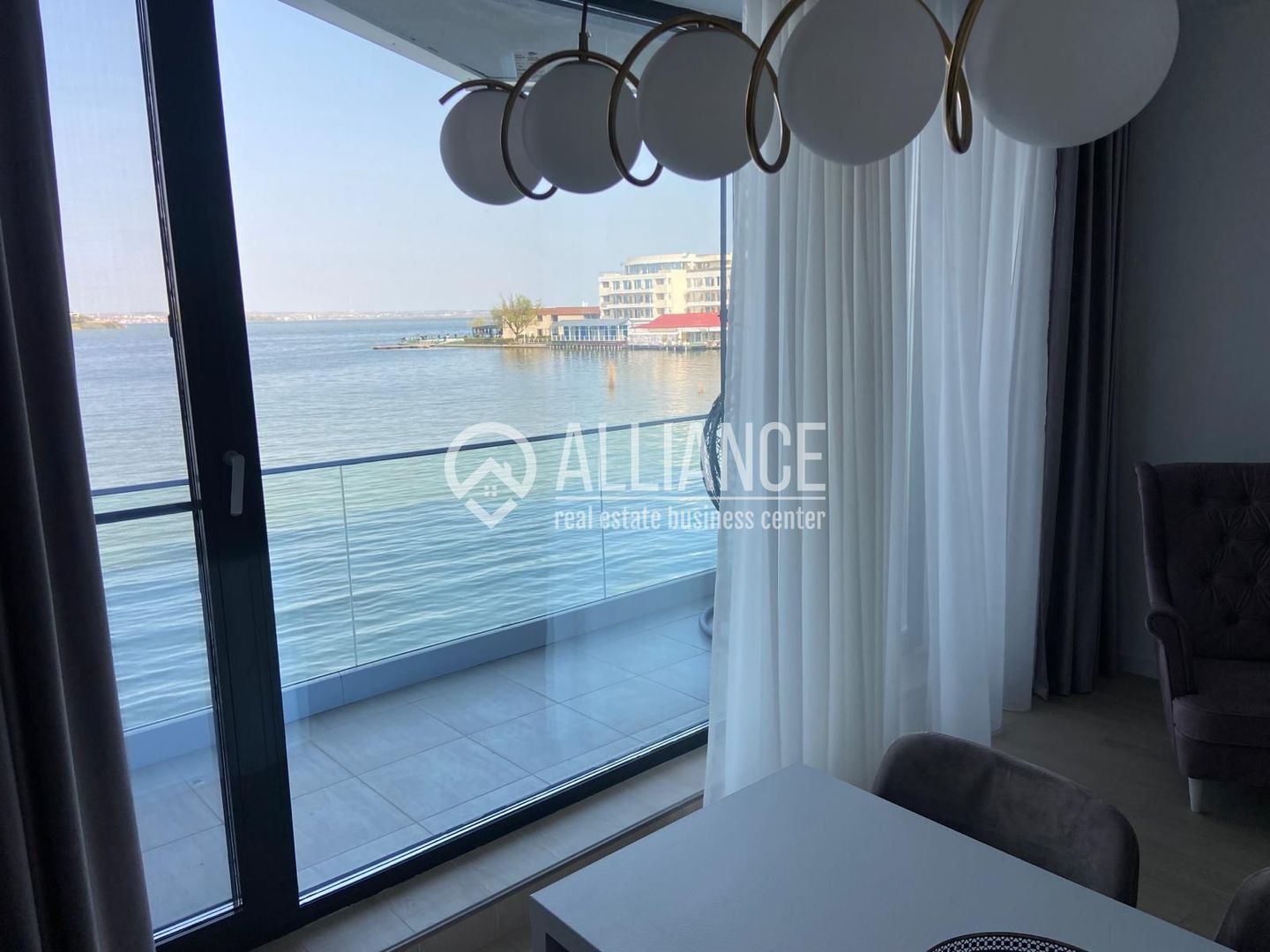 MAMAIA - (Cod01) Lake On apartament superb cu vedere la lac! - Poză 3