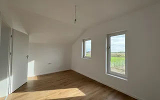 Duplex cu 4 camere si teren generos de 352 mp – Mosnita Noua - Poză 13